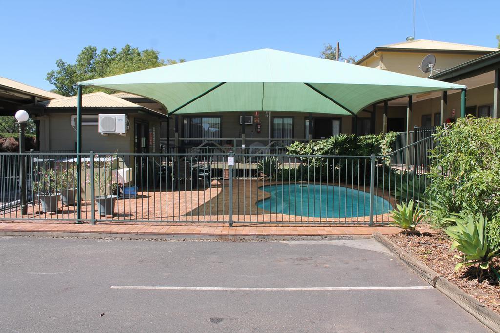 Lake Forbes Motel Exterior foto