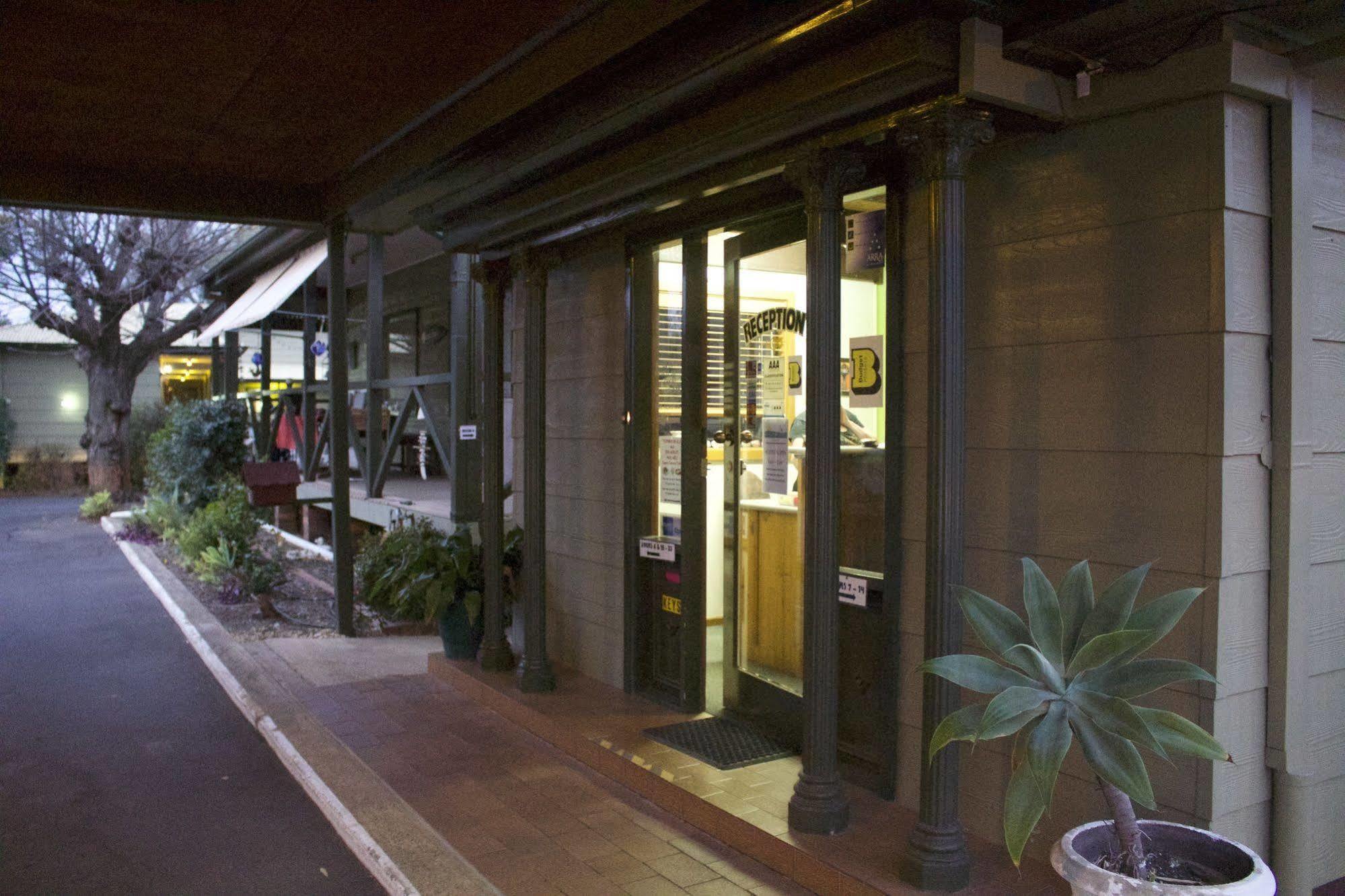Lake Forbes Motel Exterior foto